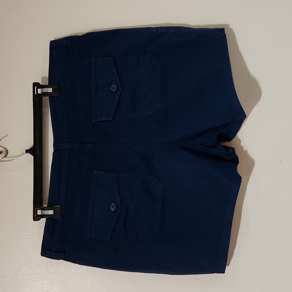 Women's St Johns Bay navy cargo shorts with pockets cotton/spandex size 16 - Picture 2 of 8